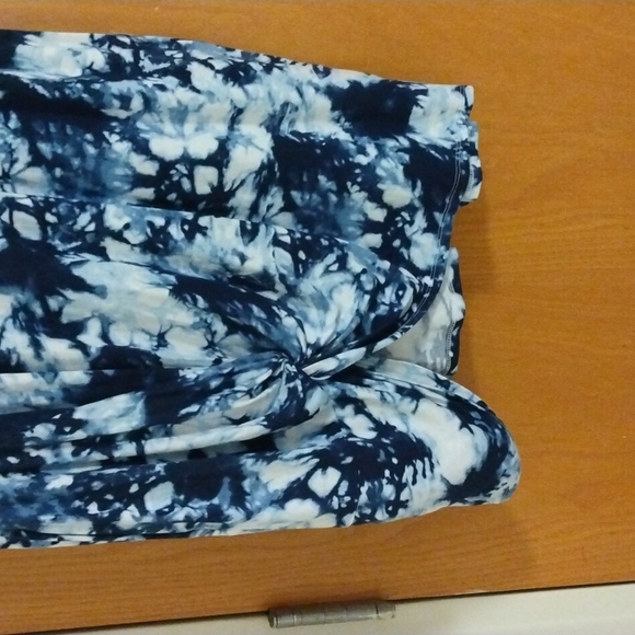 Venus knotted tie dye dress - Picture 3 of 3